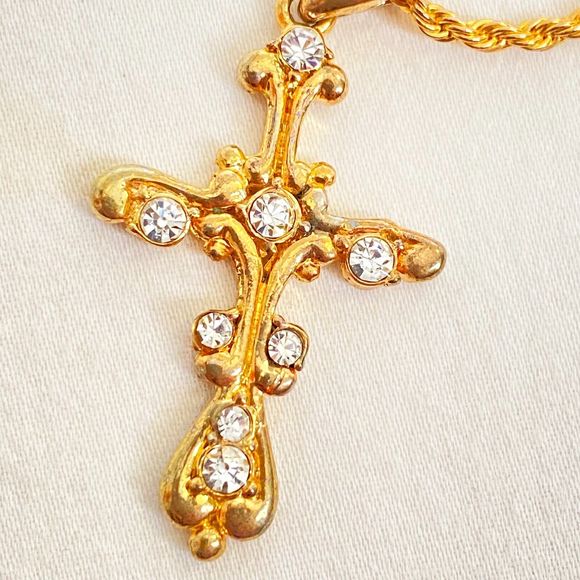 Claires Orante Clear Rhinestones Cross Pendant Chain Necklace Thin Spiral Links - Picture 7 of 12